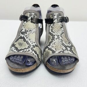 Naot Fiona Snakeskin Wedge Sandals Adjustable‎ Buckle Cork Footbed Size 36/5.5